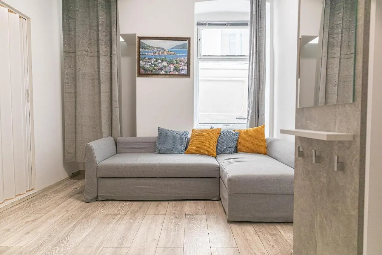 3 Standard Rooms Near Hauptbahnhof Vienna 0*,  Austria