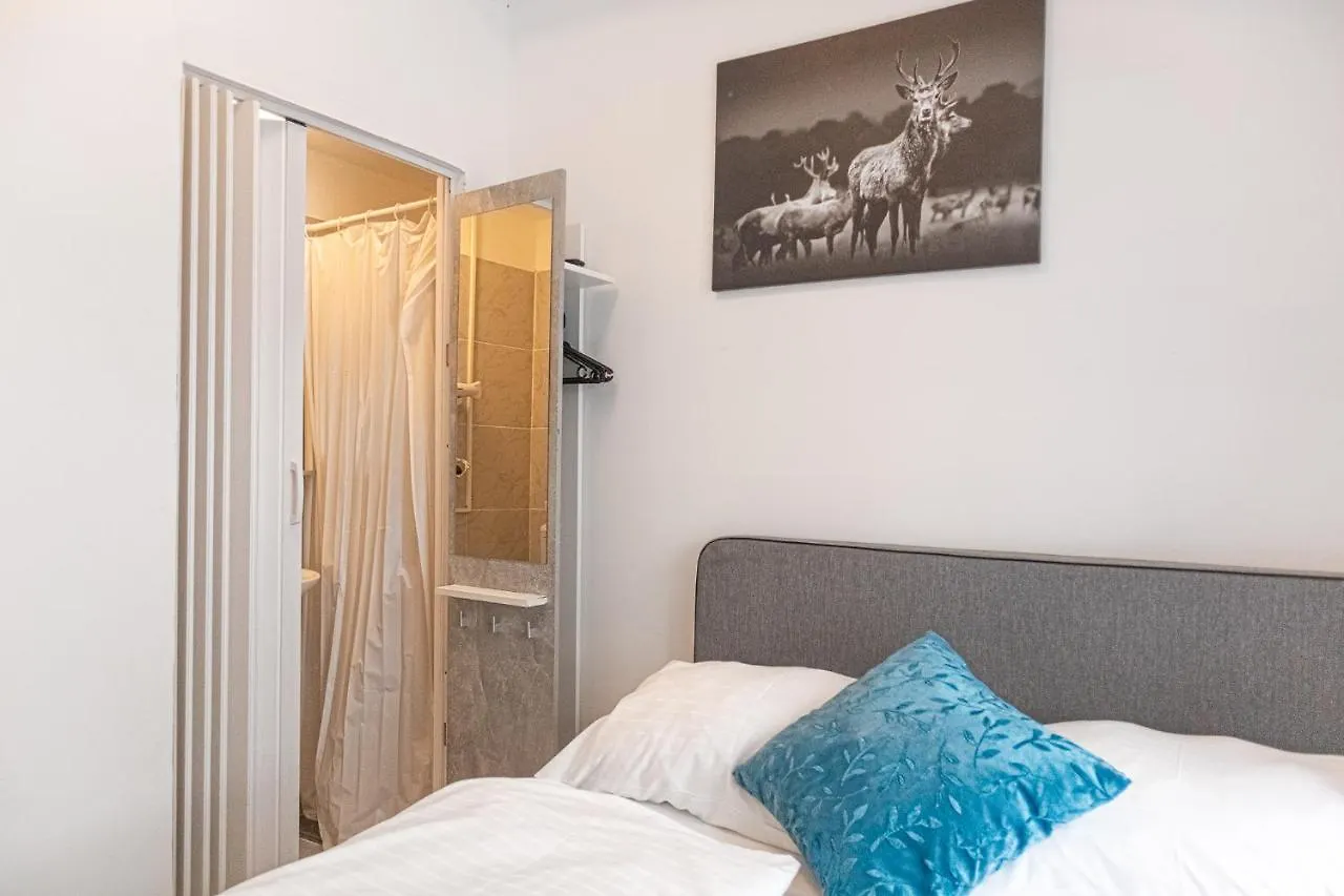 3 Standard Rooms Near Hauptbahnhof Vienna 0*,